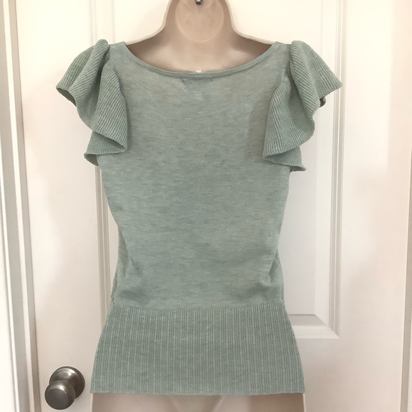 NWOT Lily White Short Flutter Sleeves Knit Sweater Size Small - Picture 4 of 8